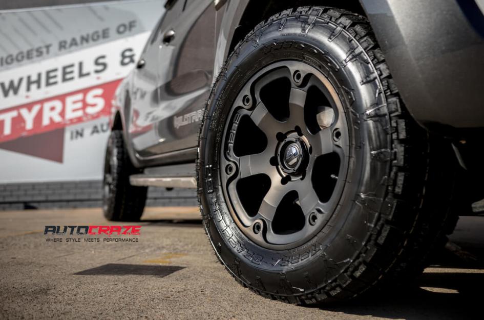 FORD RANGER BEAST BLACK MACHINED WITH DARK TINT
